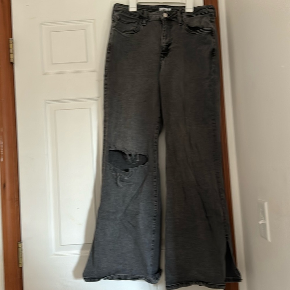 Black jeans with slit by ankle